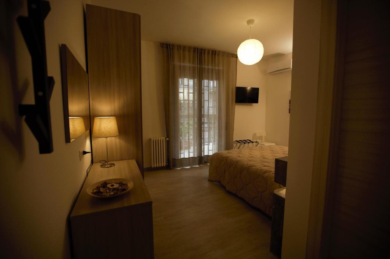 Phalanthos Taranto Bed and Breakfast Exteriör bild